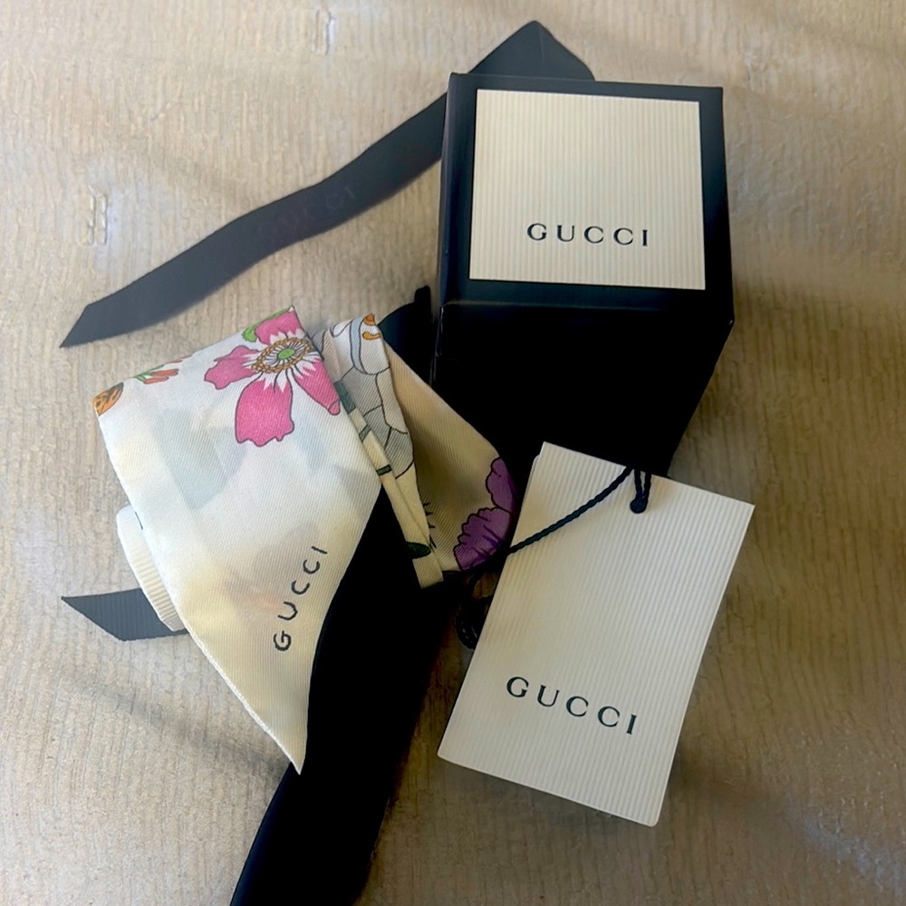 Gucci White and Pink Floral Scarf Luxurious Accessory